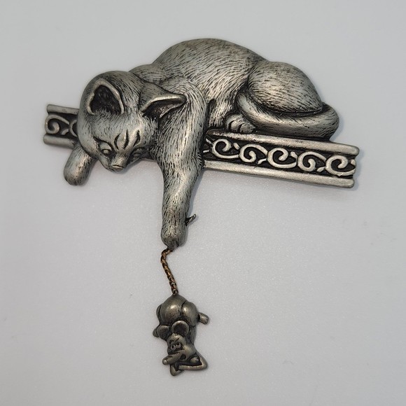 Jonette Jewelry Co. Pewter Kitty Cat & Mouse Brooch Pin - Picture 1 of 4